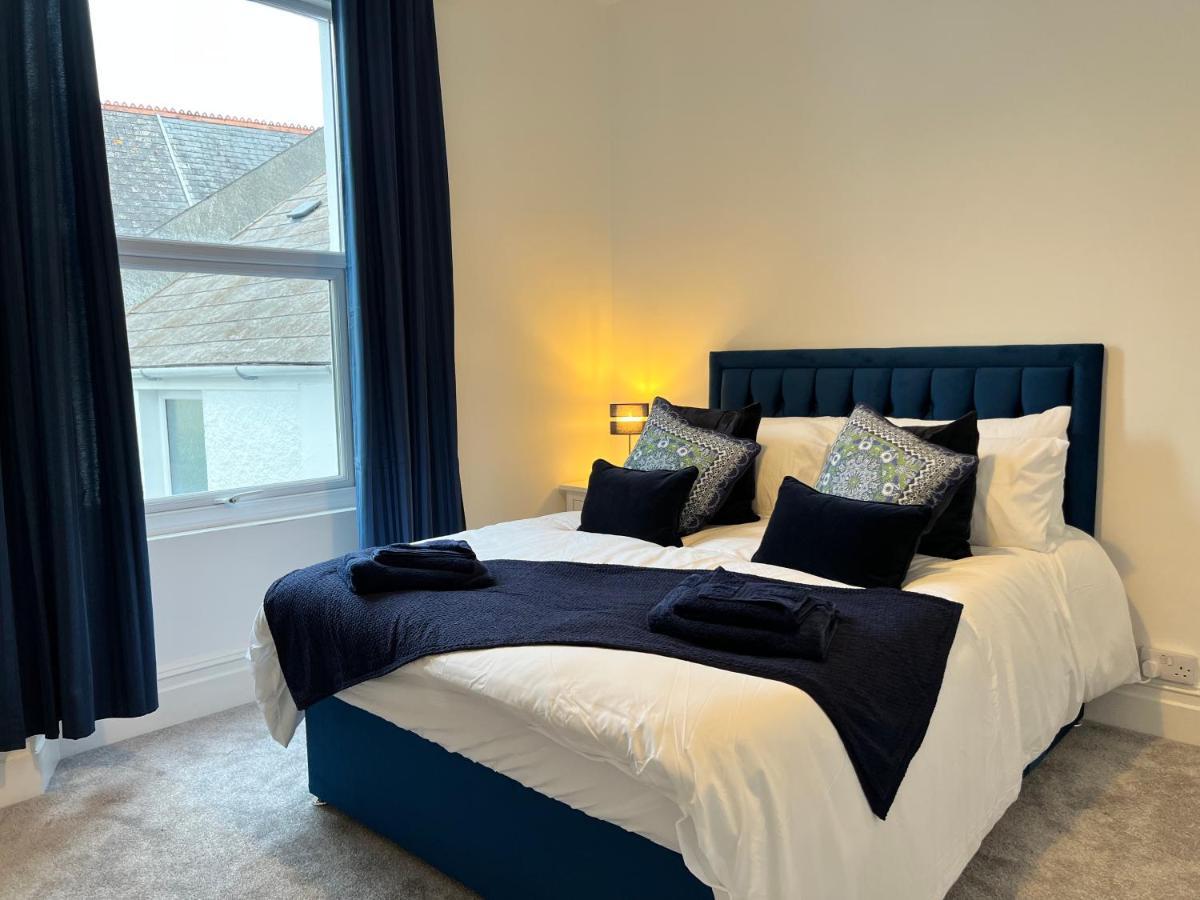 Heathcliff - 5 Bedroom House In Town Centre Tenby Eksteriør bilde